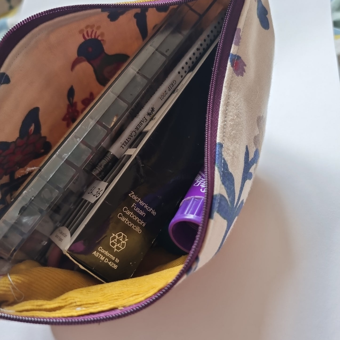 Sewing workshop. Zip up purses.